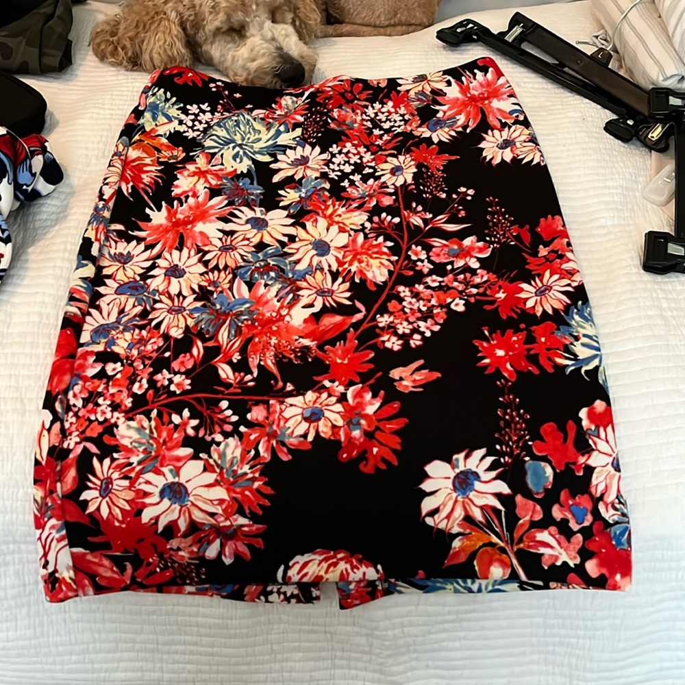 Skirt- knee length